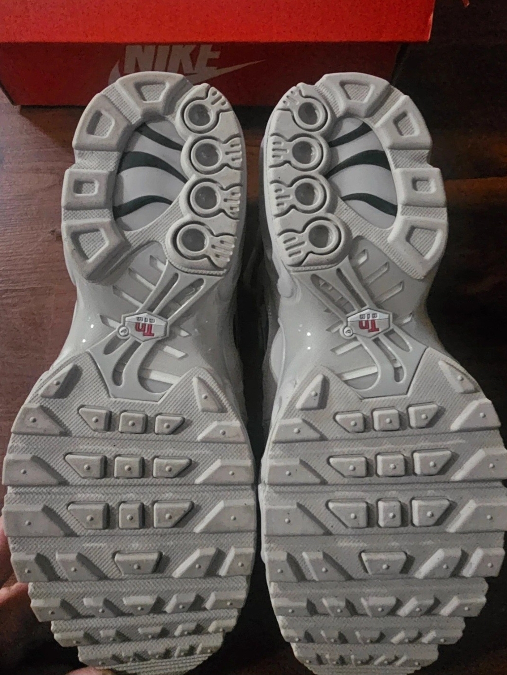 Nike Air Max Plus Hf (GS) Sneakers - Picture 3 of 7